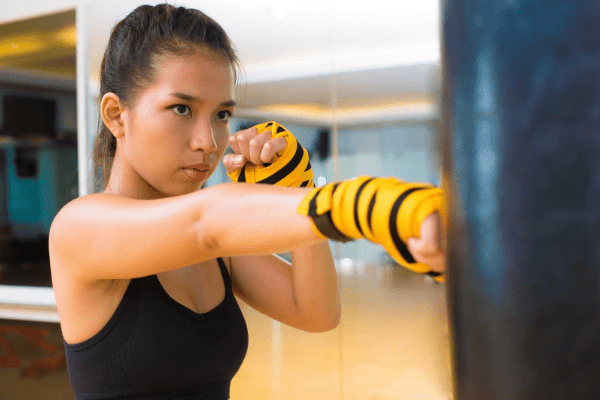 Bài tập boxing giúp giảm mỡ vai, giảm béo vai & bắp tay cho nữ rất hiệu quả